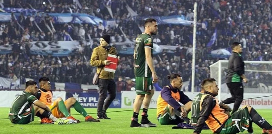 Los reclamos al fútbol argentino tiene a Gimnasia marcando un antecedente de protesta histórico.