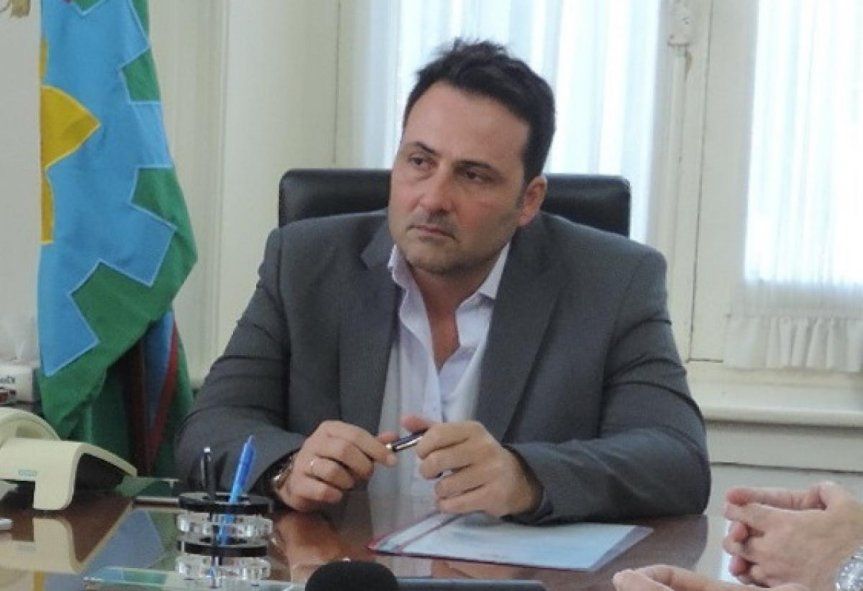 El intendente de Chacabuco, Víctor Aiola, en la mira de la oposición