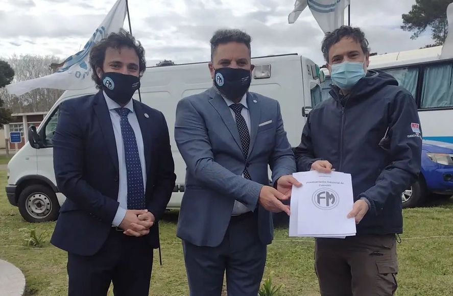 El presidente de Fabricaciones Militares hizo anuncios para Fanazul durante el acto por el 75º aniversario 
