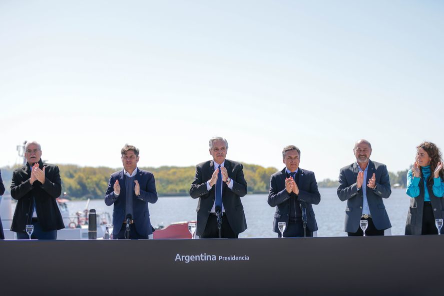 Acto de licitación del Canal Magdalena.