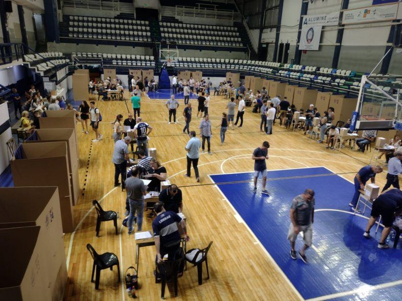 Finalizó el tiempo de votación y empieza el recuento de votos en Gimnasia