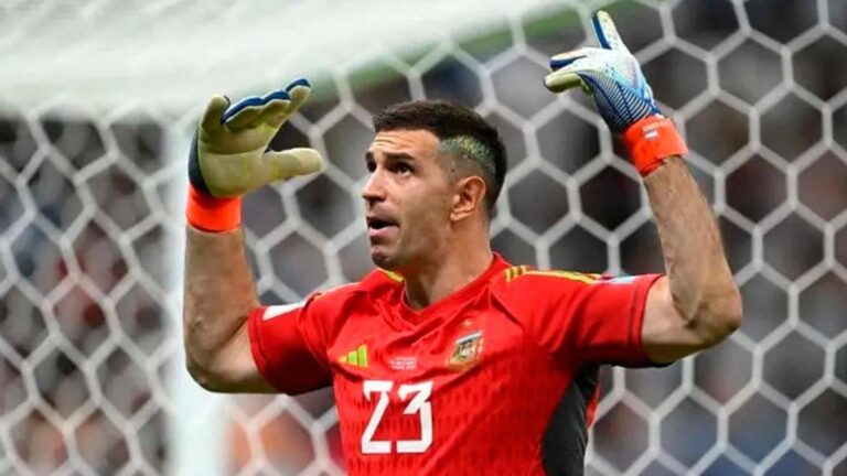 Dibu Martínez se hizo gigante por la Selección Argentina