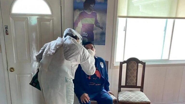 El minuto a minuto reconstruido por los investigadores sobre la muerte de Maradona