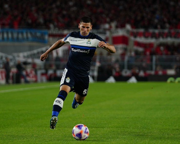 Guillermo Enrique, en la visita de Gimnasia a River, en el Monumental