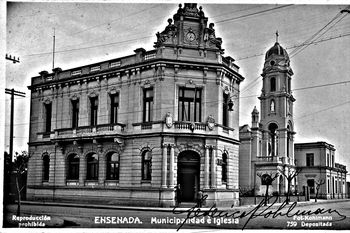 El Archivo Fotográfico del Ministerio de Infraestructura mostró cómo lucían antes los palacios municipales (Foto: Ensenada 1930) El Archivo Fotográfico del Ministerio de Infraestructura mostró cómo lucían antes los palacios municipales (Foto: Ensenada 1930)