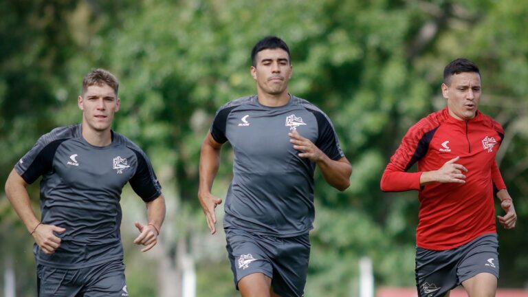Estudiantes completó otro día pensando en Banfield