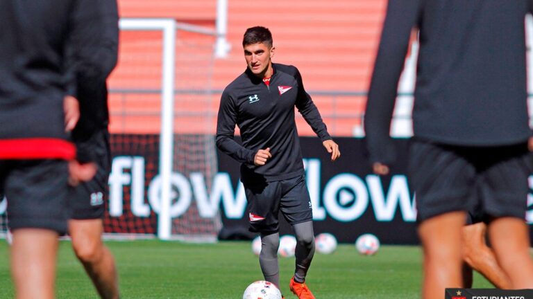 Estudiantes le da a la pelota y pasa de City Bell a UNO