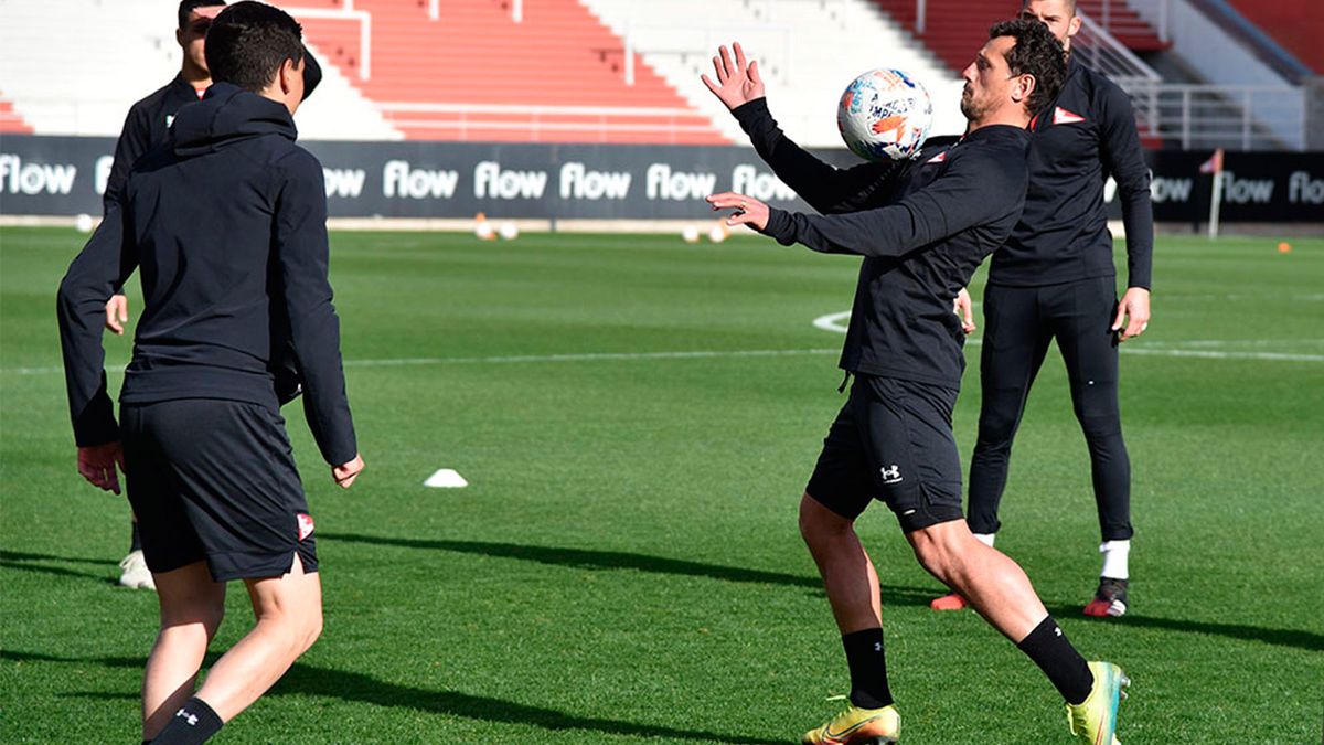 Estudiantes entrenó en UNO con equipo confirmado