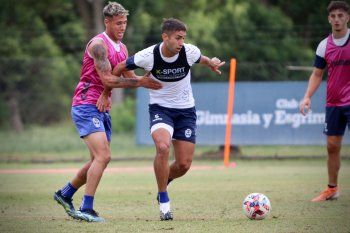 Emanuel Cecchini vuelve a la mitad de la cancha en Gimnasia.