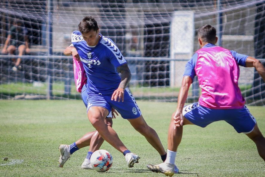 Guillermo Fratta en una práctica de Gimnasia (Foto: prensa GELP).