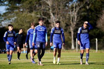 El plantel de Gimnasia en un entrenamiento en Estancia Chica
