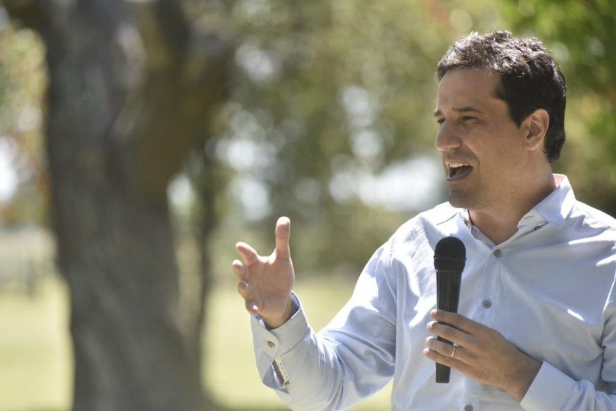 Maximiliano Abad reúne a la mayoría de los intendentes radicales.