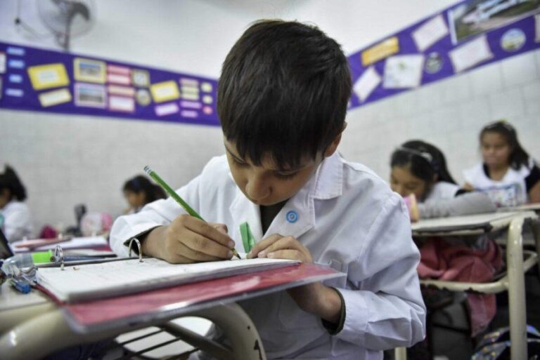 En el 99% de las escuelas bonaerenses la presencialidad ya es plena