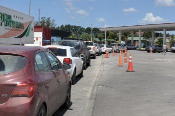 Municipios bonaerenses reflotan la tasa vial a los combustibles y vuelve la polémica