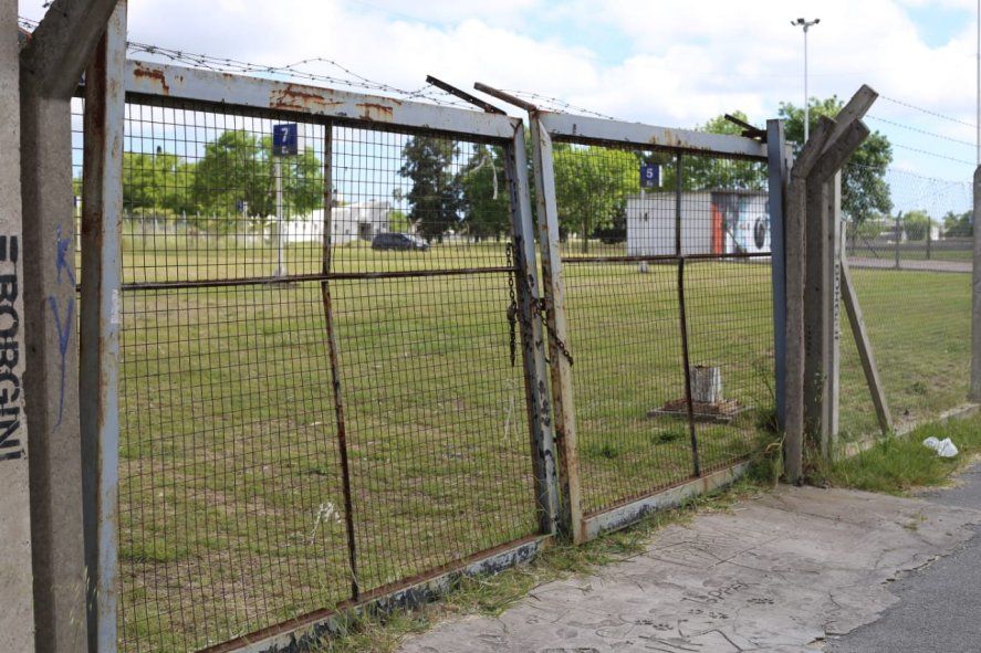 El estadio Ciudad de La Plata en ruinas 