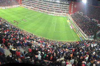 El estadio UNO en la previa de Estudiantes ante Athletico Paranaense por Copa Libertadores
