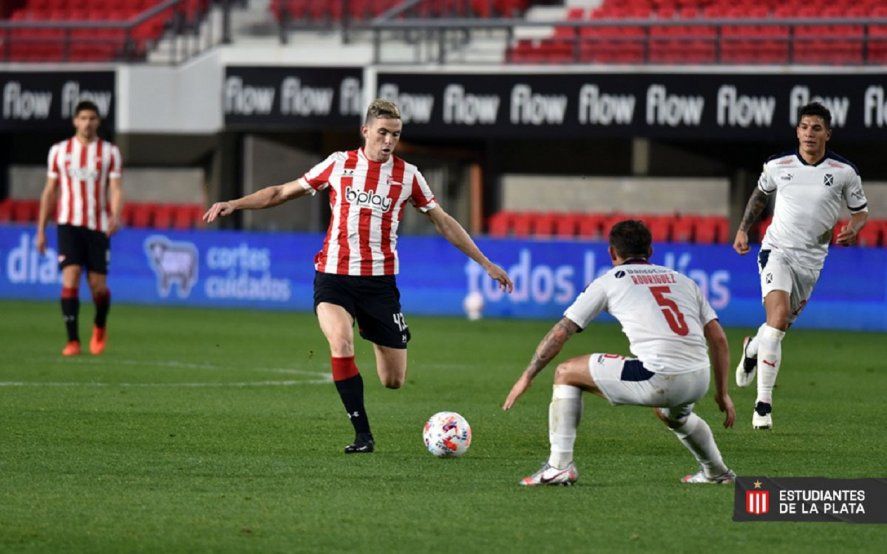 Nahuel Estévez entró ante Independiente y volvió a jugar con la camiseta de Estudiantes (Prensa EDLP)