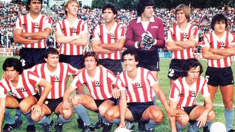 Los clásicos insólitos de Estudiantes en los ’80: por qué debió jugar ante Sarmiento y Quilmes