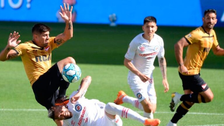 Estudiantes volvió a quedar en deuda y cayó ante Argentinos