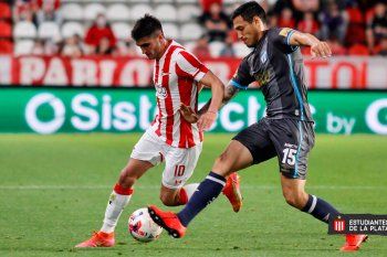 Estudiantes tuvo un partido complicado con Atlético Tucumán.