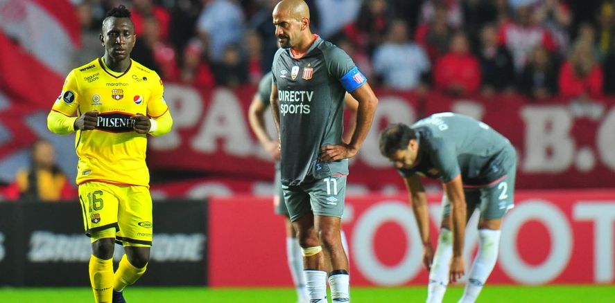 El último duelo entre Barcelona y Estudiantes fue victoria visitante en el último regreso de Verón.