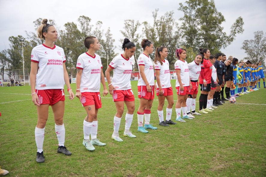 El fútbol femenino de Estudiantes la pasó mal ante Boca en City Bell. (Foto: prensa EDLP)