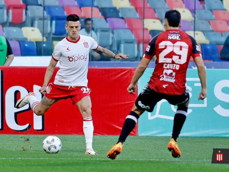 Leonardo Godoy en acción en Estudiantes vs. Central Córdoba. (Foto: prensa EDLP) Leonardo Godoy en acción en Estudiantes vs. Central Córdoba. (Foto: prensa EDLP)
