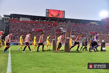 Estudiantes quiere extender su gran presente jugando ante su gente.
