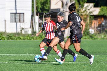 Rocío Socci en acción con la camiseta de Estudiantes (Foto: Prensa EDLP).