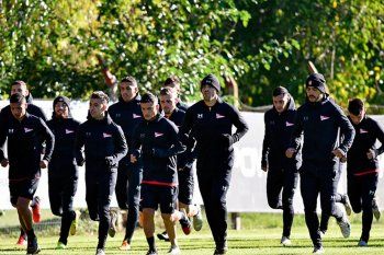 Estudiantes en una práctica de hace algunas semanas. De los que están en la foto Tití Rodríguez y Kalinski ya no están en el club.