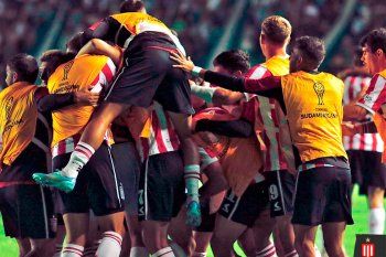 Estudiantes venció a Oriente Petrolero en Bolivia.