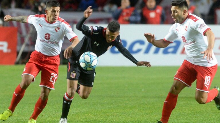 Estudiantes jugará con Independiente en Cuartos de Final
