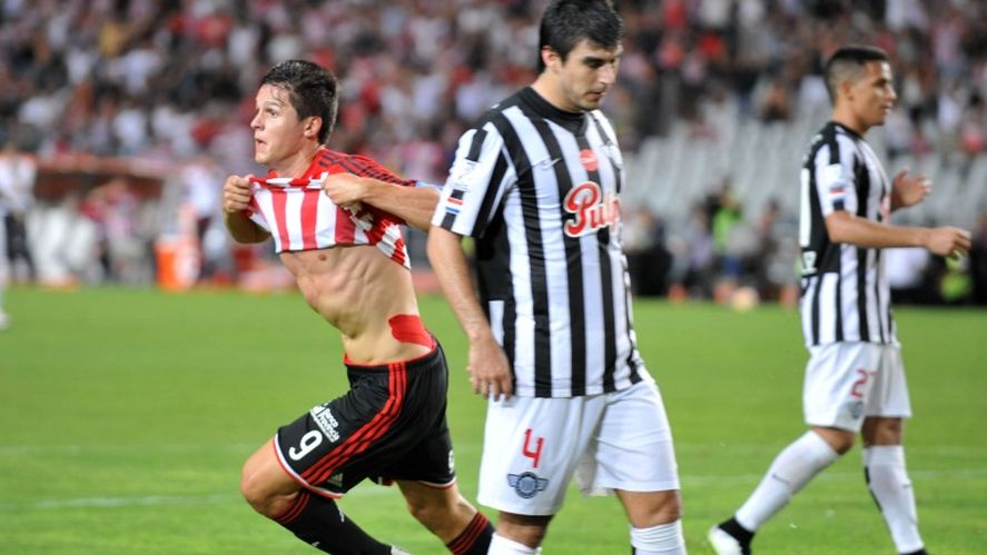 El último triunfo de Estudiantes ante un equipo paraguayo fue en 2015 ante Libertad. ¿El gol? Guido Carrillo.