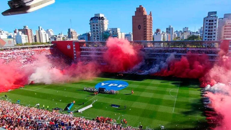 Impresionante recibimiento para Estudiantes ante Gimnasia
