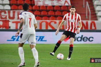 Agustín Rogel en acción, en Estudiantes vs. Independiente.