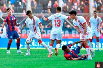 Estudiantes dio pelea ante San Lorenzo en el Nuevo Gasómetro.