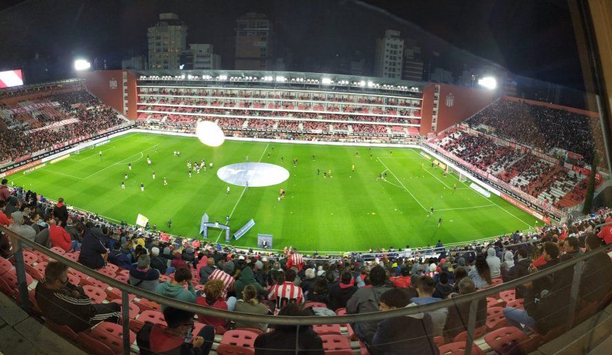 Estudiantes ante River en UNO