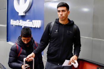 Jorge Rodríguez y Luciano Lollo, jugadores de Estudiantes en la delegación que viajó a Brasil por Copa Libertadores (Prensa EDLP)