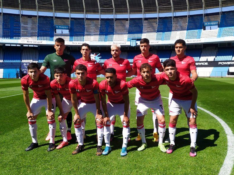 Estudiantes lidera la tabla en Reserva.