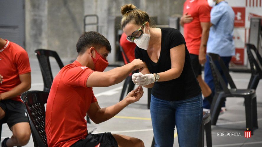 El plantel de Estudiantes fue testeado por Coronavirus y dieron todos negativos