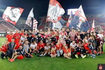 Estudiantes despidió y homenajeó a Mauro Boselli y Mariano Andújar