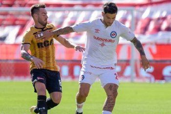 Estudiantes Vs. Argentinos en UNO