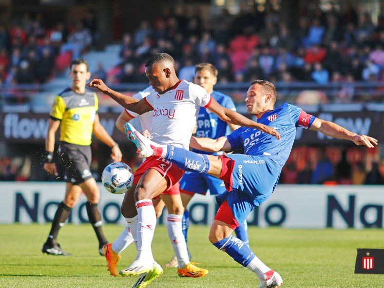 Alexis Castillo Manyoma, en Estudiantes ante Unión, por la Copa de la Liga Profesional Alexis Castillo Manyoma, en Estudiantes ante Unión, por la Copa de la Liga Profesional