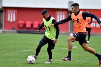 Entrenamiento de Estudiantes en el estadio de UNO (Prensa EDLP)