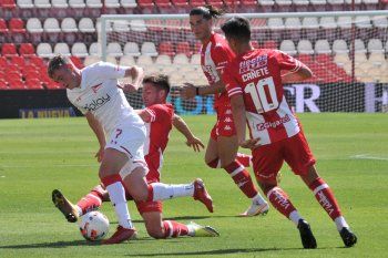 Estudiantes visitó a Unión en Santa Fe por el Torneo 2021 de la Liga Profesional