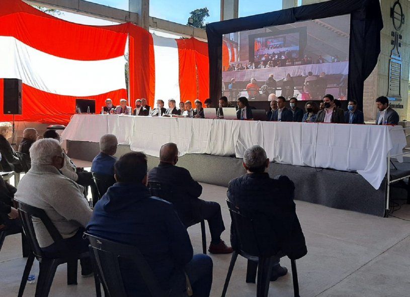 Asamblea Anual y Ordinaria de Estudiantes en UNO