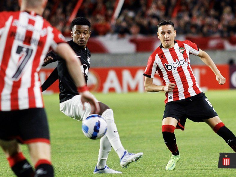 Fernando Zuqui en Estudiantes ante Bragantino por Copa Libertadores