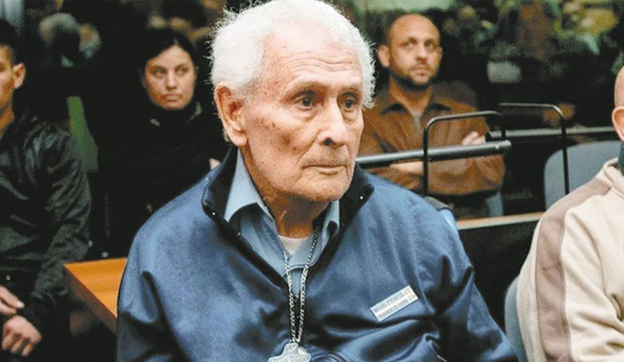 El represor Miguel Etchecolatz murió hoy cumpliendo su novena cadena perpetua
