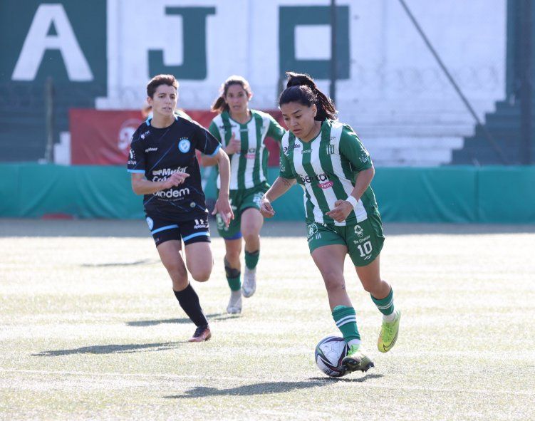 Villa San Carlos cayó en la fecha 19 y bajará a la Primera B del fútbol femenino de AFA.
