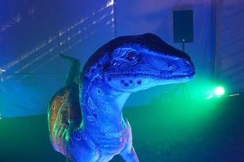 vacaciones de invierno: realizaran una mega muestra de dinosaurios en merlo